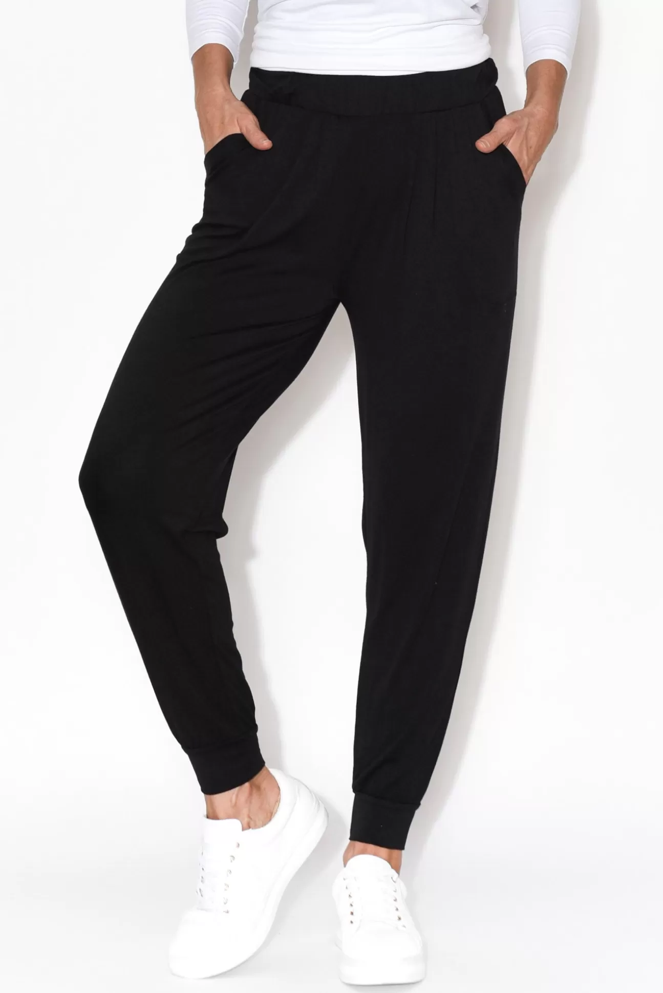 Betty Basics Black Weekend Pant Hot