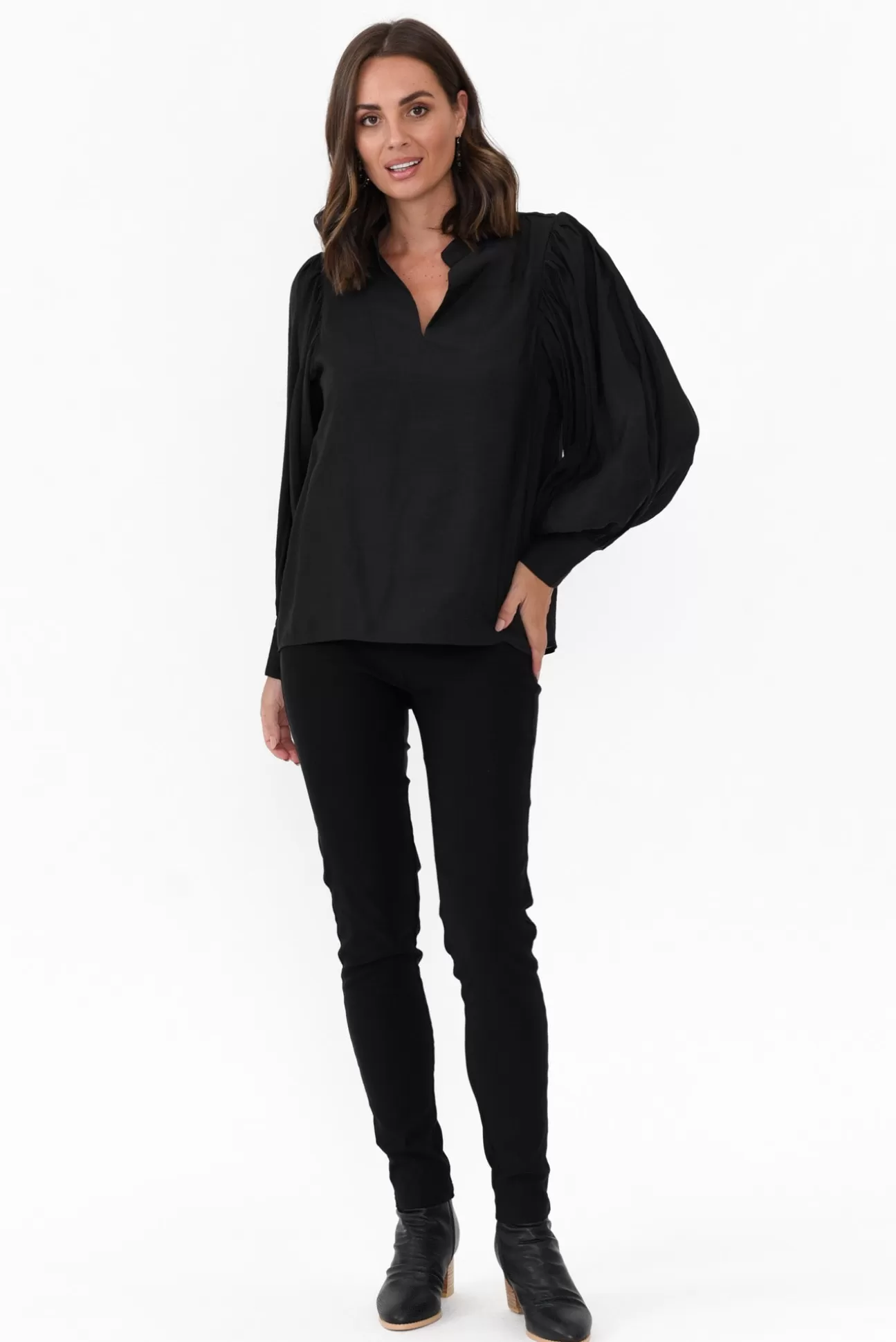 Cali and Co Kane Black Cotton Blend Top New