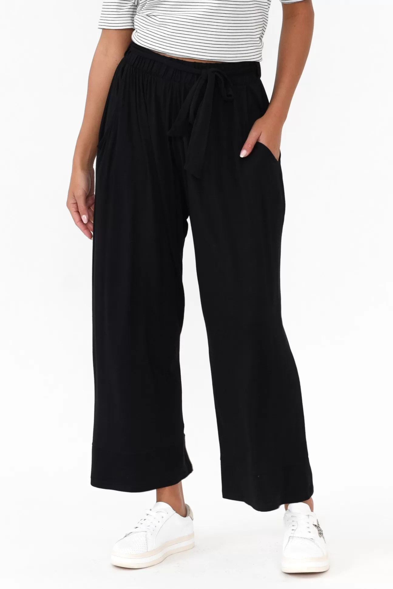 Betty Basics Moulin Black Tie Front Cropped Pant Best