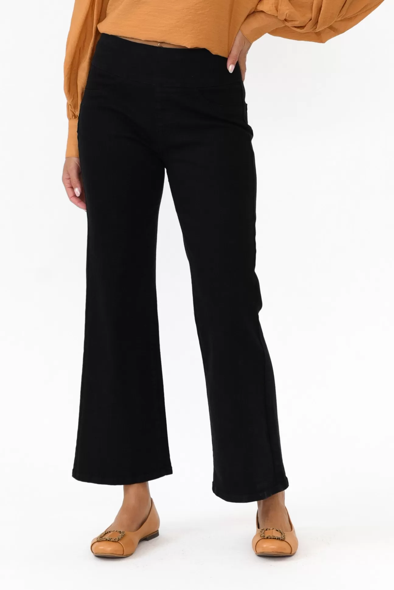 Betty Basics Nicola Black Wide Leg Jean Hot