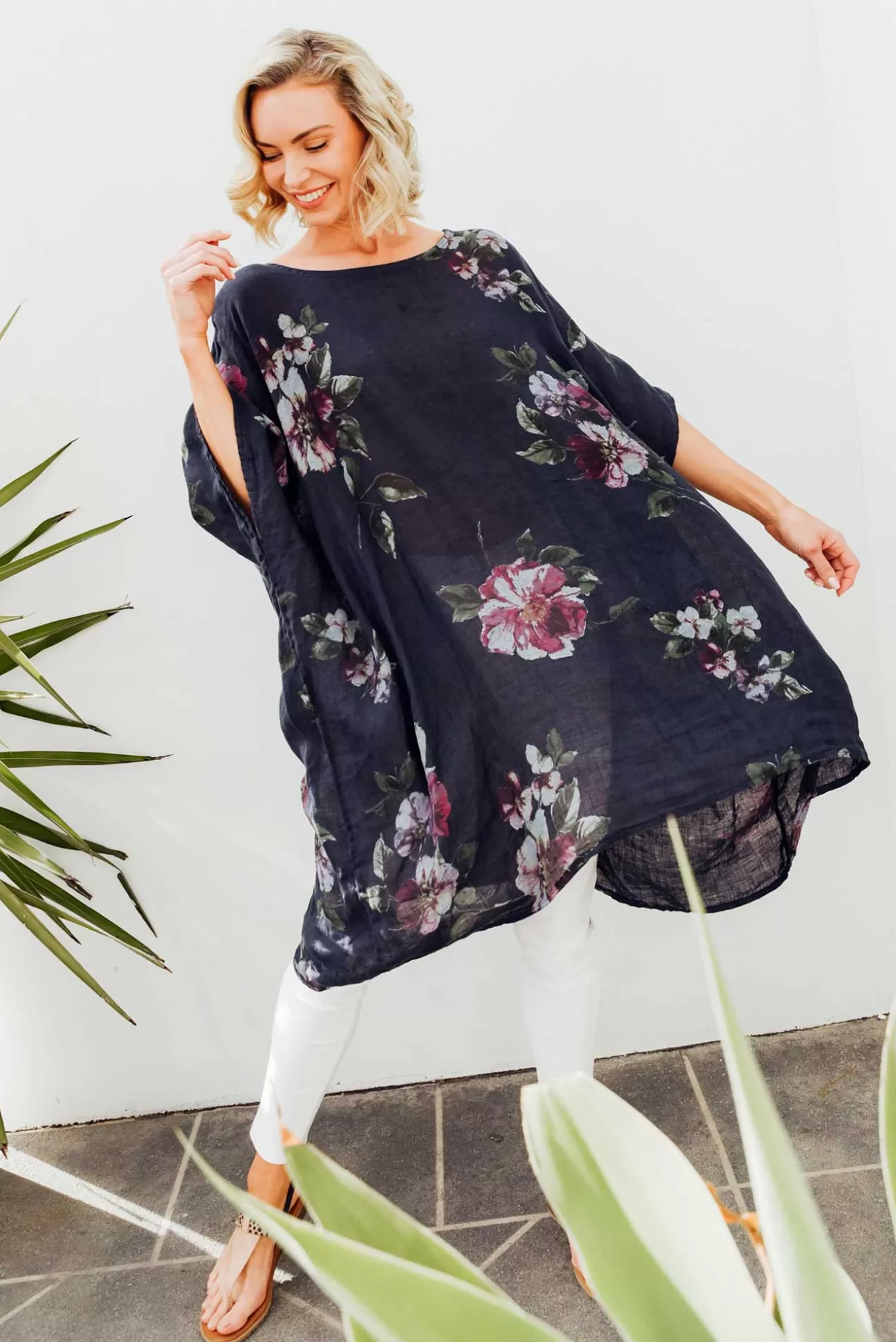 Donna Donna Noemi Navy Floral Linen Kaftan Tunic Outlet