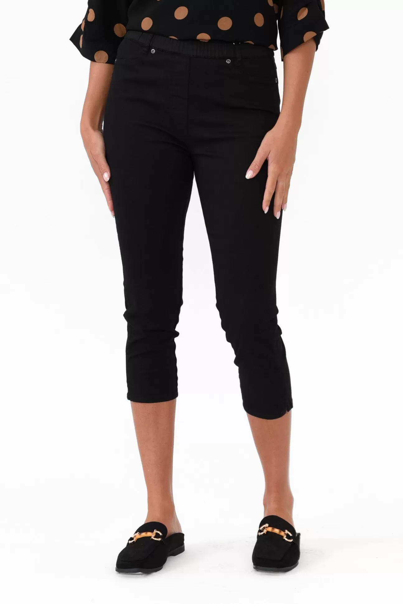 Cafe Latte Reed Black Stretch Cotton Capri Pant Hot