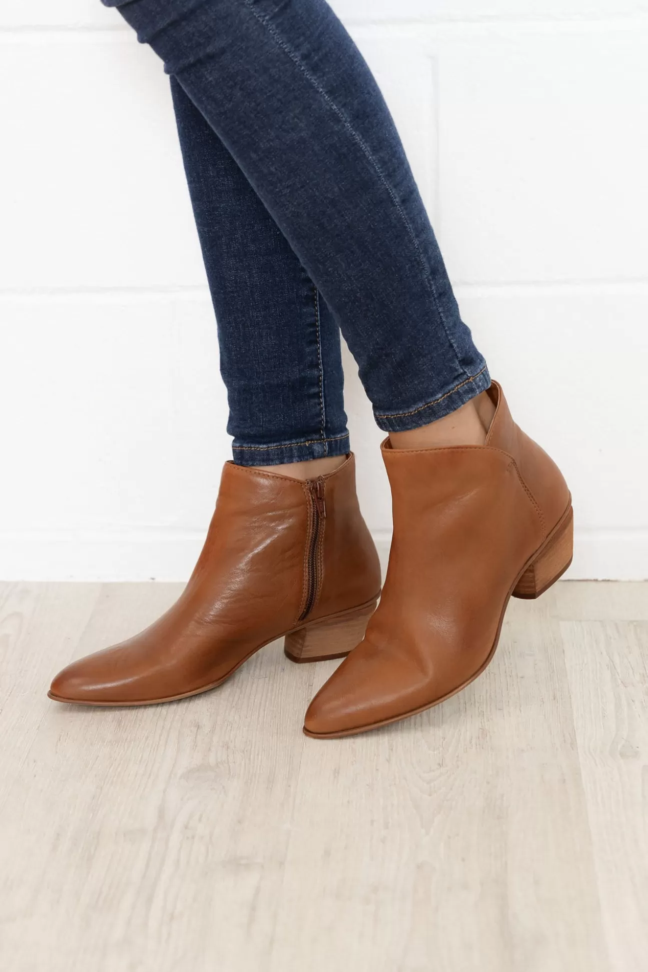 EOS Weston Brandy Leather Ankle Boot Store